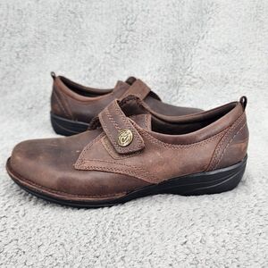 Clarks Women's Loafers Sz 8 M Brown Leather Comfort Shoes Work Oxfords Casual